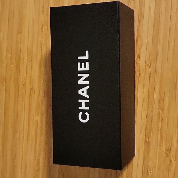 CHANEL BOX with ribbon - Picture 4 of 4